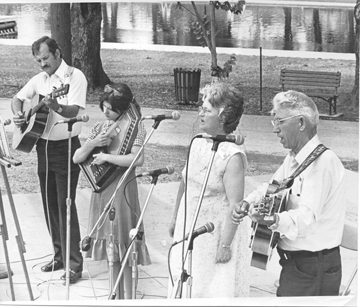 a-l-phipps-family-singers